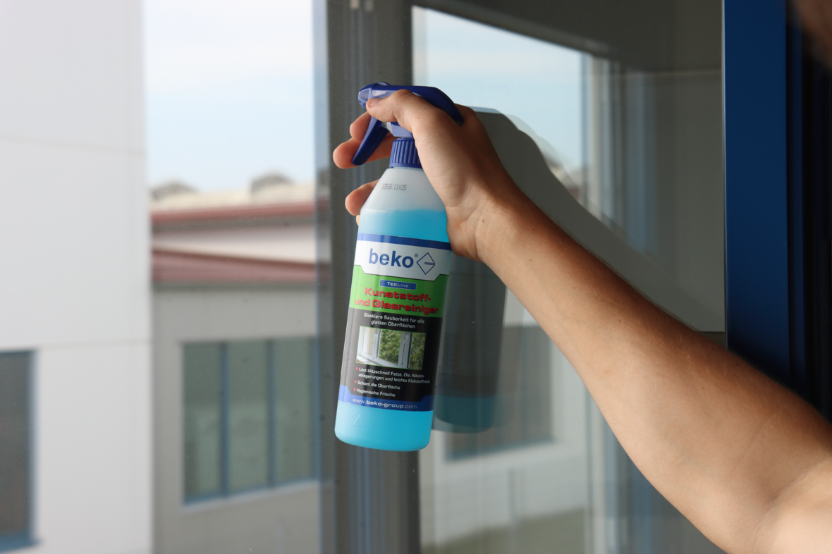 anwendung_kunststoff-und-glasreiniger